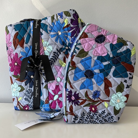 Vera Bradley Travel Duffel Bag and cosmetic set Bundle Bengal Lily - Picture 6 of 8